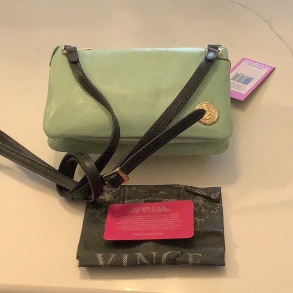 NWT Vince Camuto adorable leather crossbody. - Picture 3 of 6